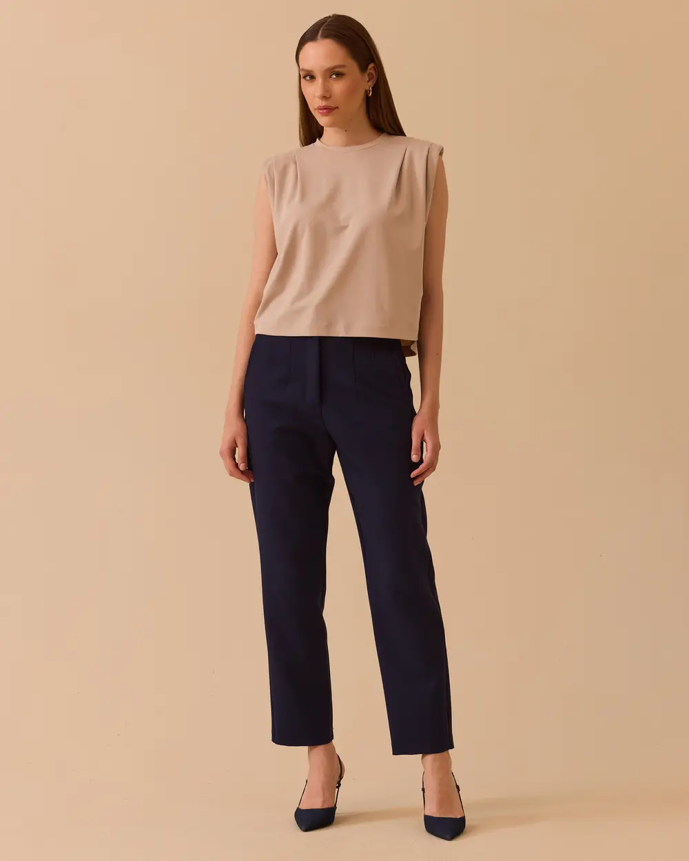 Round Neck Sleeveless T-Shirt