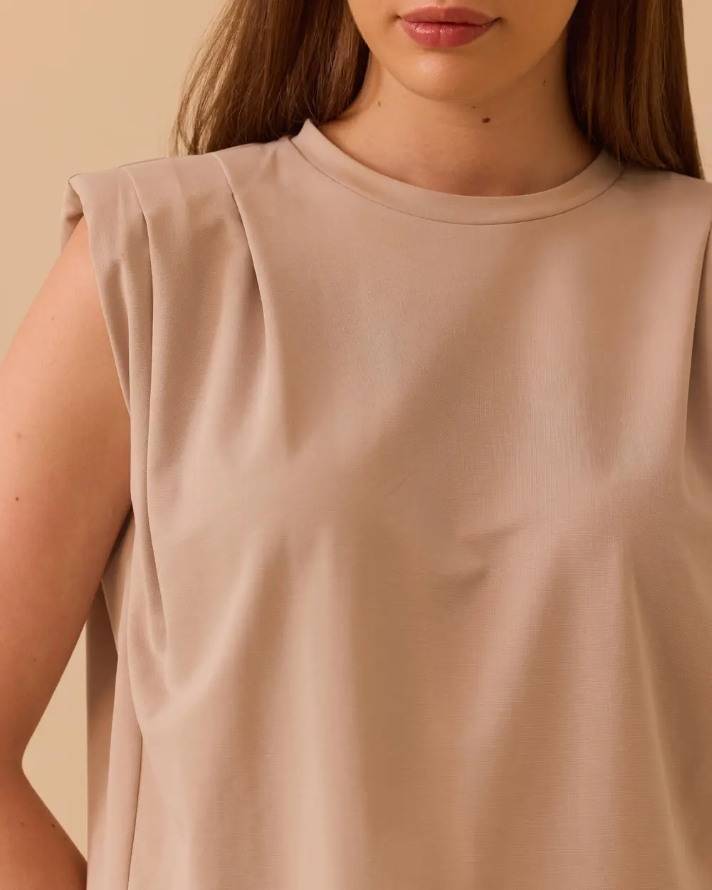 Round Neck Sleeveless T-Shirt