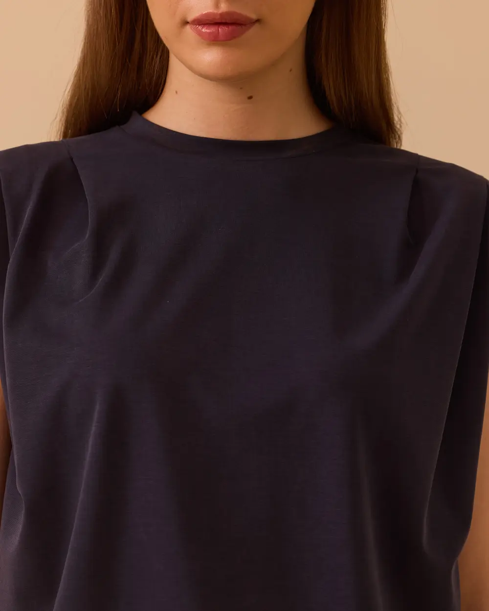 Round Neck Sleeveless T-Shirt