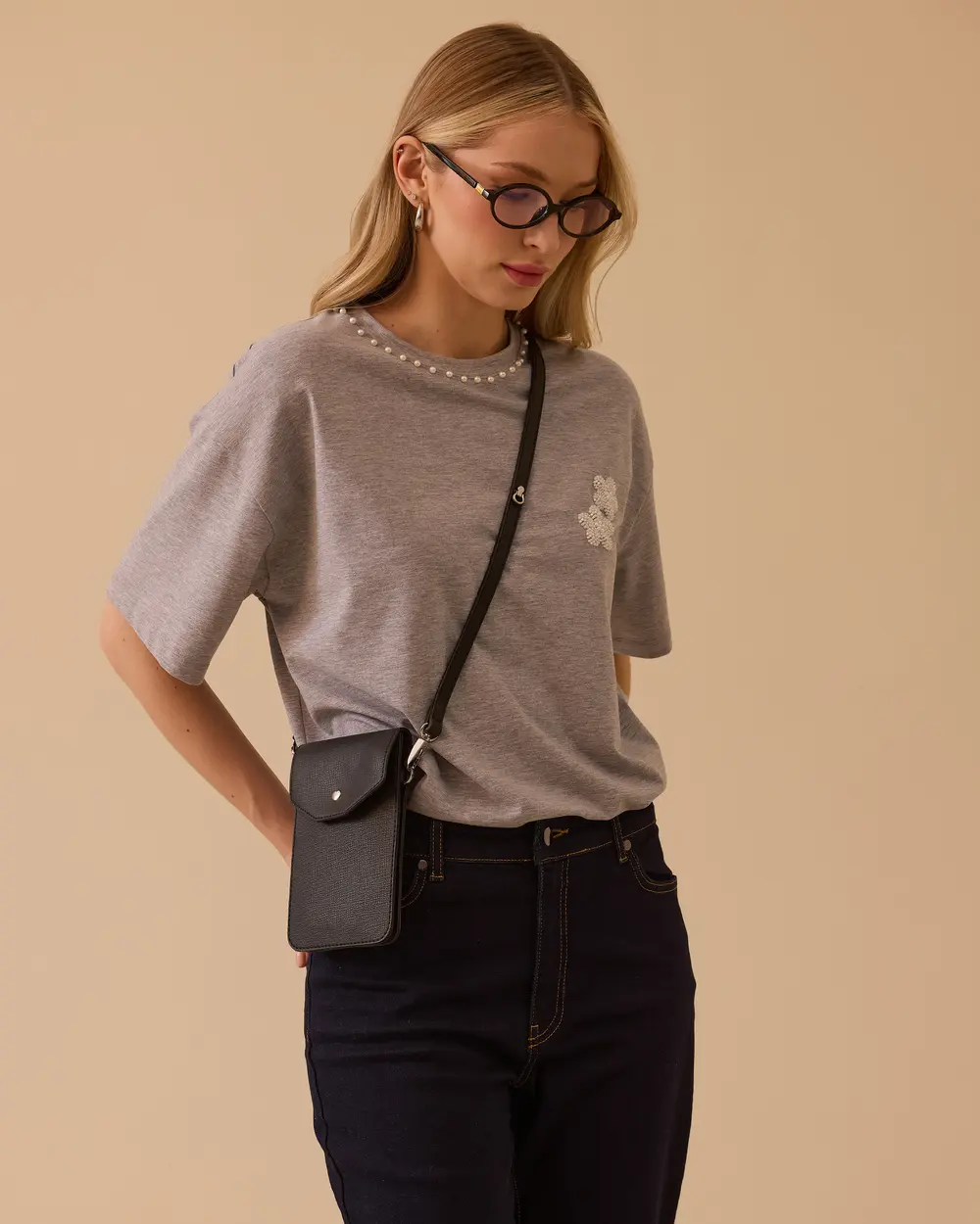 Boncuk Detaylı Kısa Kollu Tişört