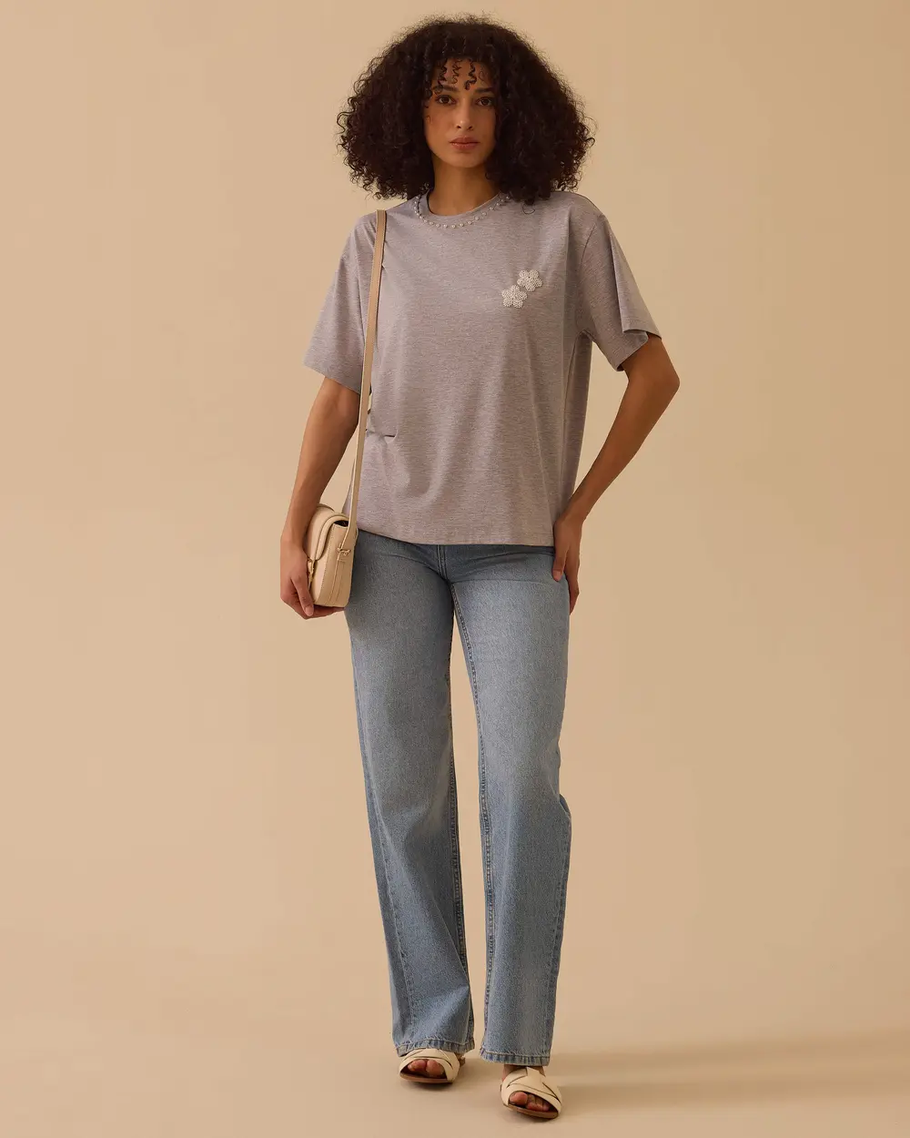 Boncuk Detaylı Kısa Kollu Tişört