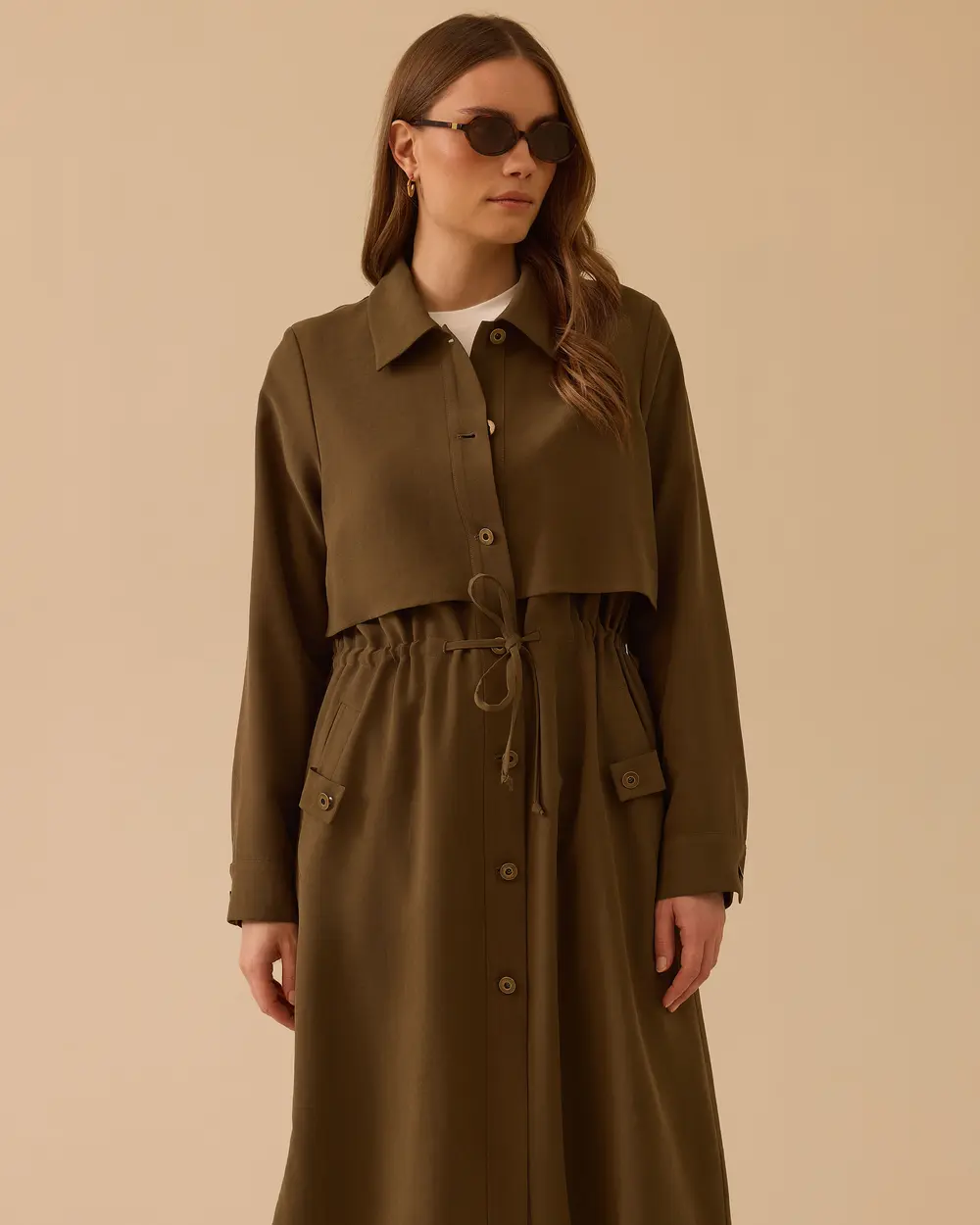 Katmanlı Bel Bağcıklı Düğmeli Kap