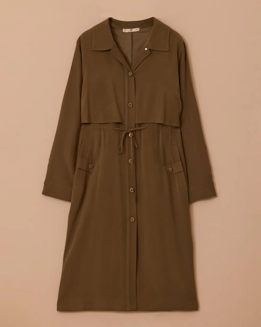 Katmanlı Bel Bağcıklı Düğmeli Kap