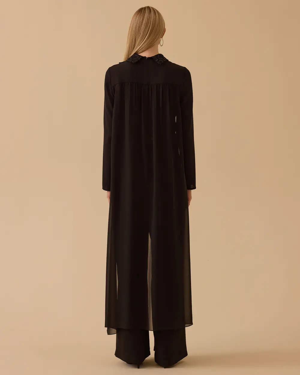 Pul Yakalı Pelerin Detaylı Tulum