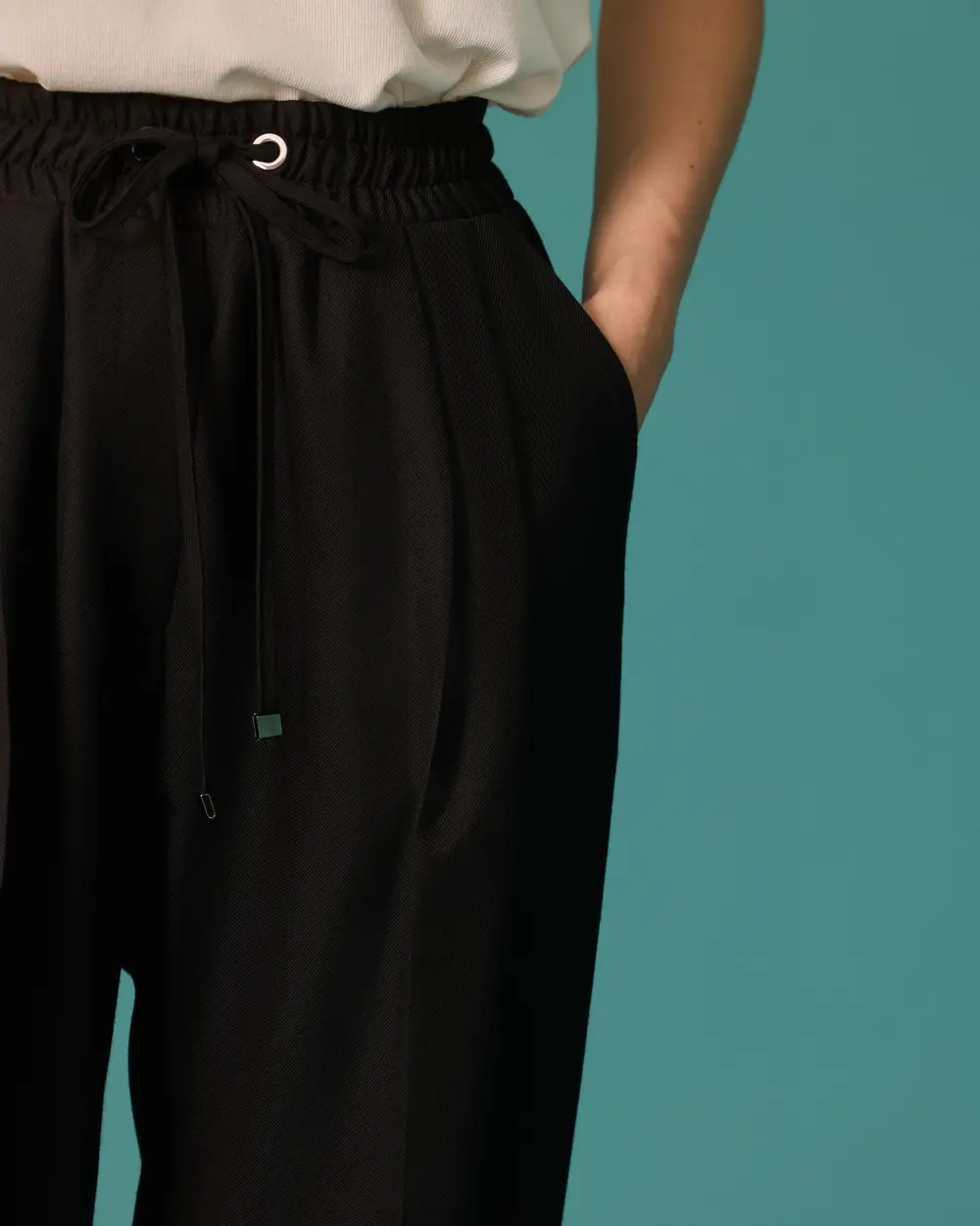 Beli Lastikli Bağcıklı Düz Paça Pantolon