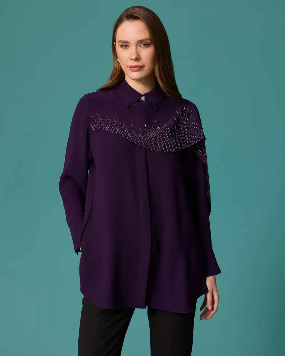 Stylish Tunic with a Shawl Accessory