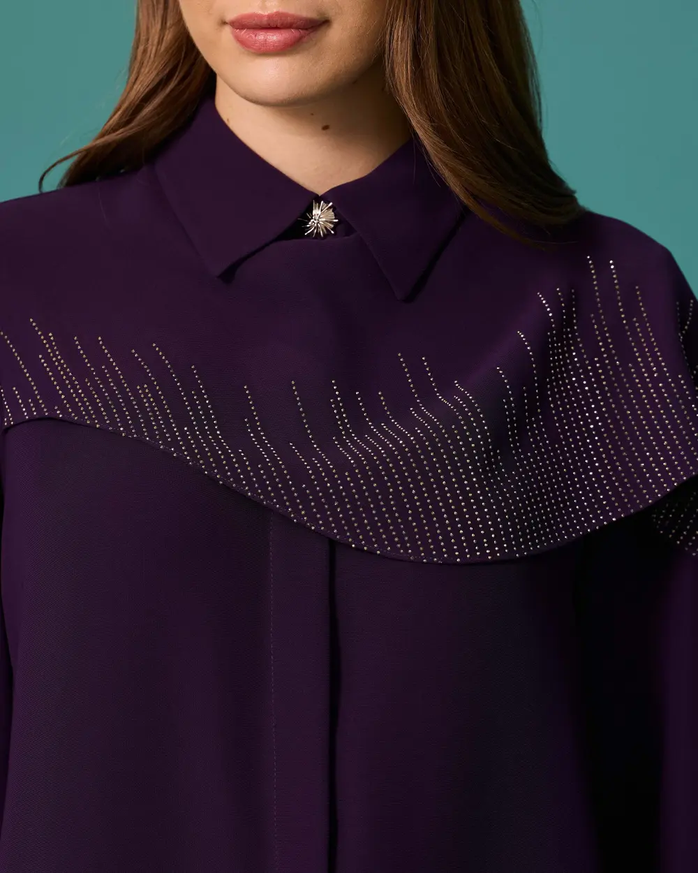 Stylish Tunic with a Shawl Accessory