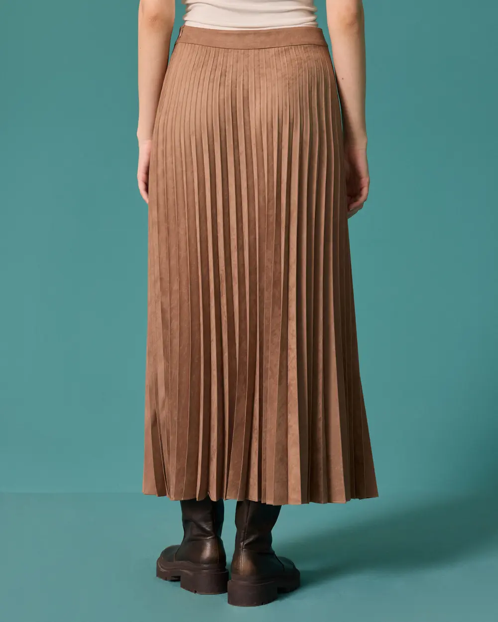 High-Waisted Suede-Look Pleated Skirt