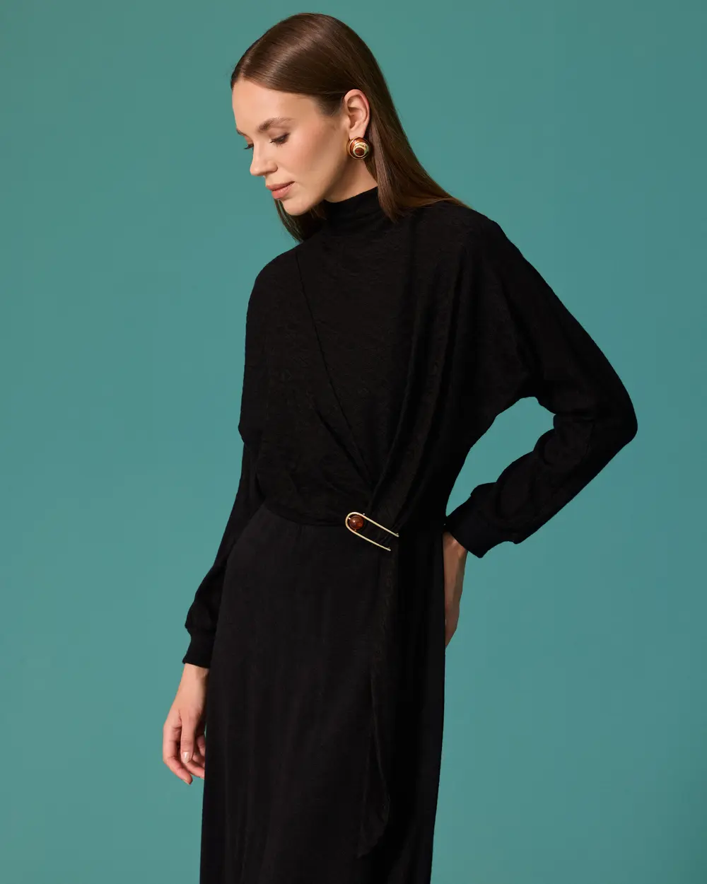 Belted, Detailed, Stand-Up Collar Knit Midi Dress