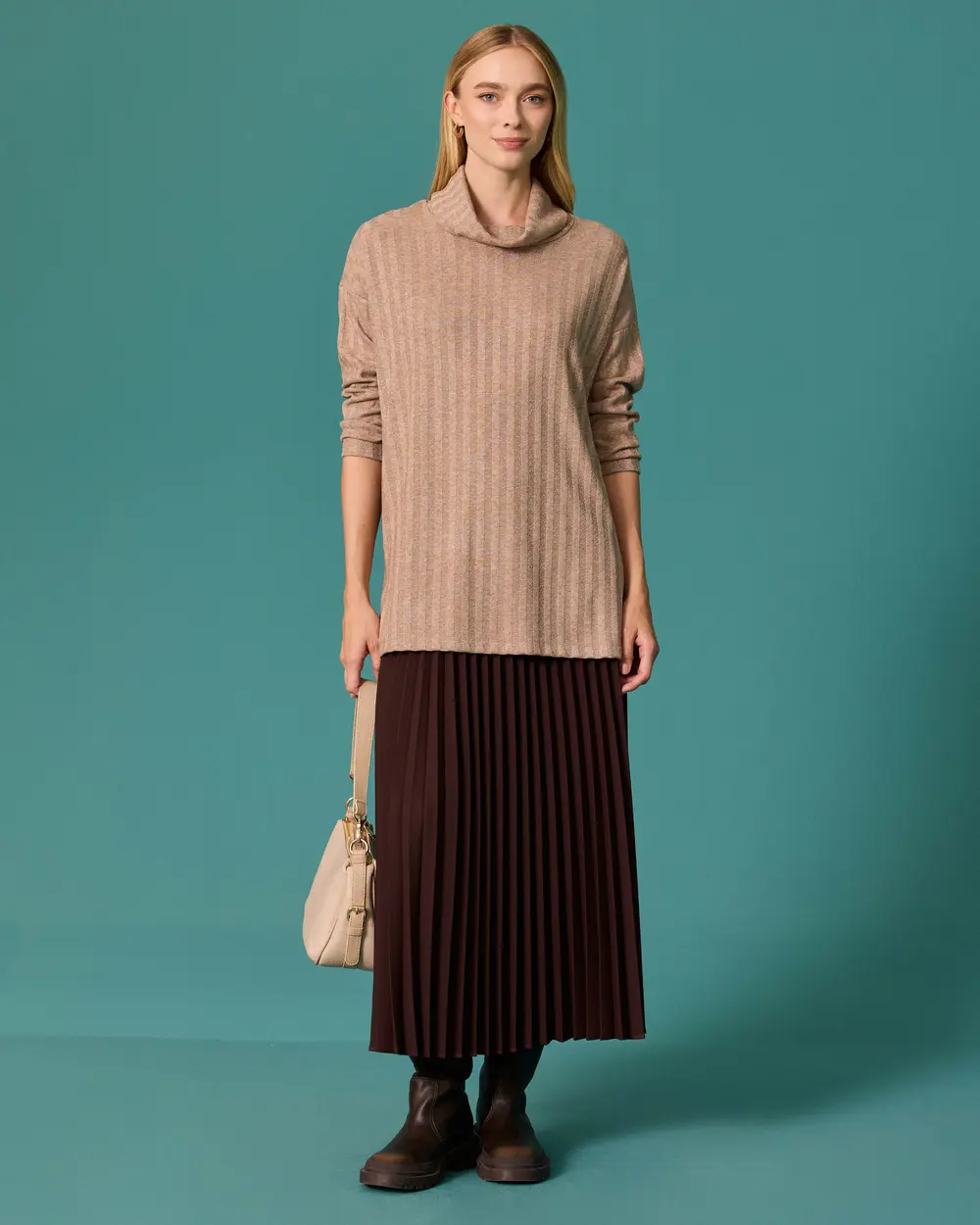 Tunic with a Turned-Down Collar