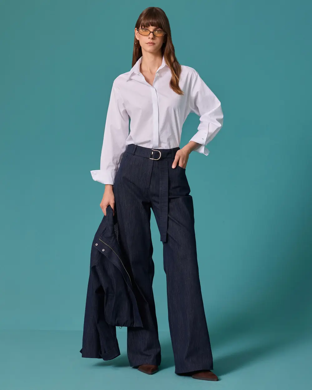Yüksek Bel Kemer Detaylı Geniş Paça Denim Pantolon