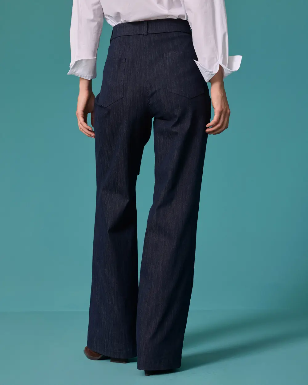 Yüksek Bel Kemer Detaylı Geniş Paça Denim Pantolon