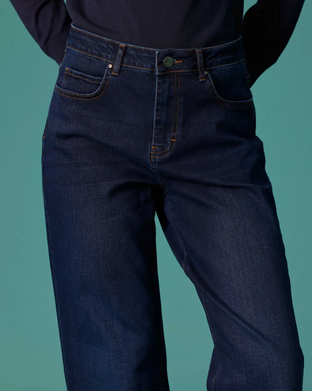 Paça Taş Detaylı Jean Pantolon