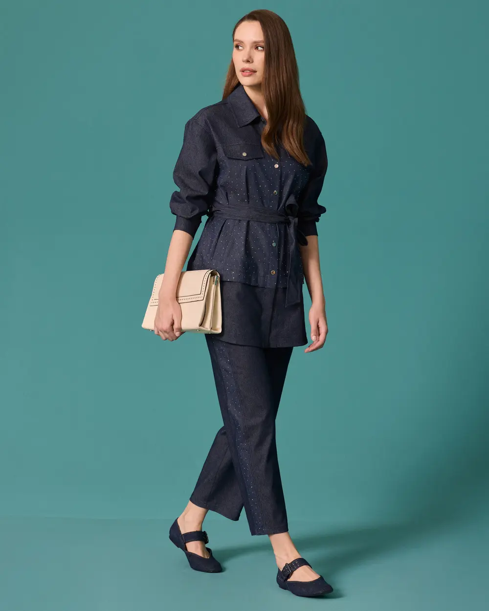 Taş Detaylı Düz Kesim Denim Pantolon