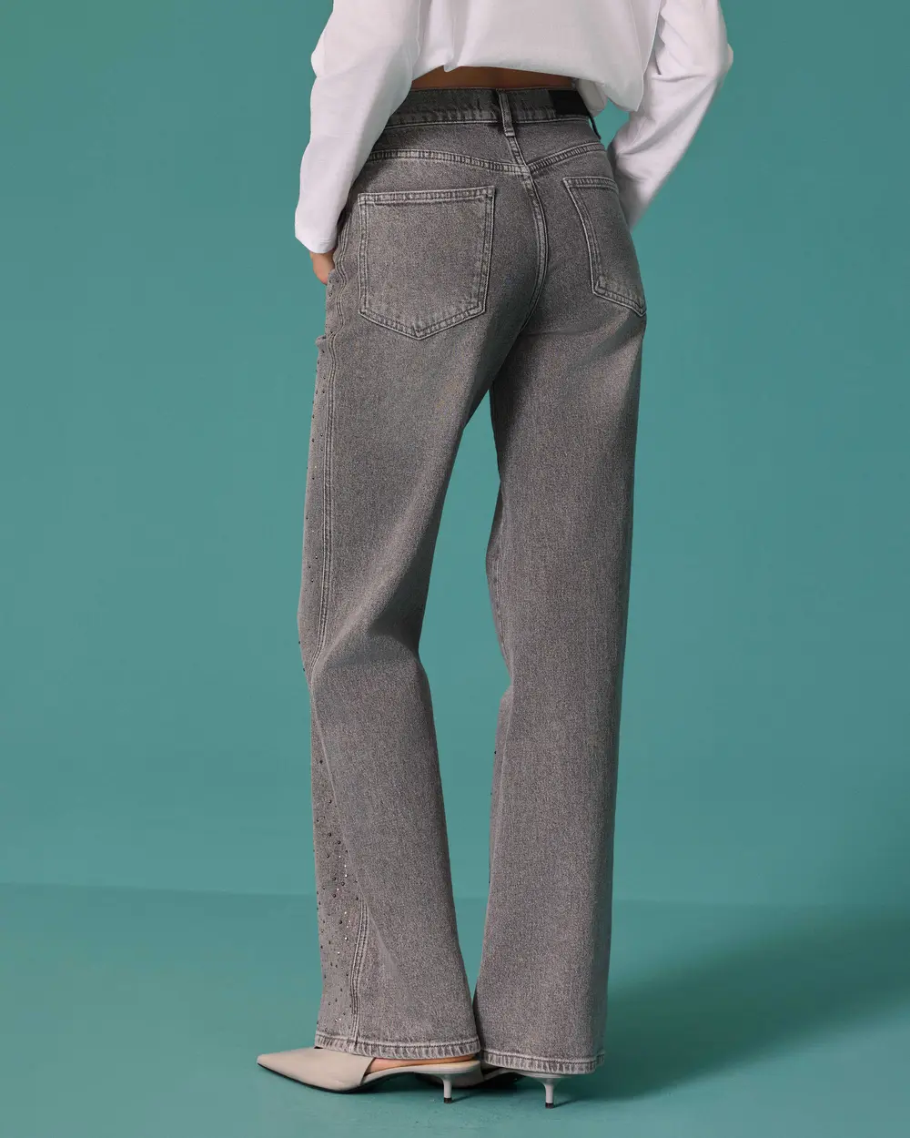 Taş Detaylı İspanyol Paça Denim Pantolon