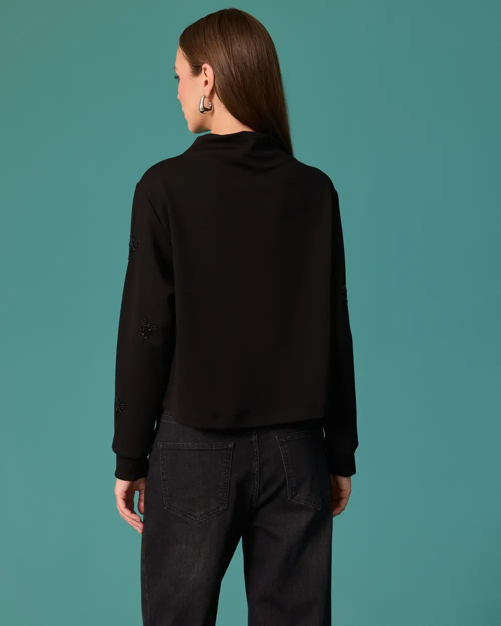 İnci Çiçek Detaylı Dik Yaka Sweatshirt