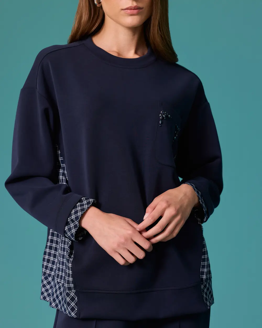 Ekose Garnili Taş Cep Detaylı Sweatshirt
