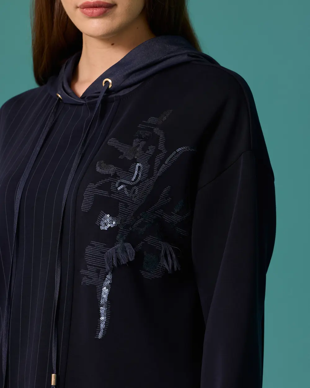 Çizgi Detaylı Büzgülü Kapüşonlu Sweatshirt