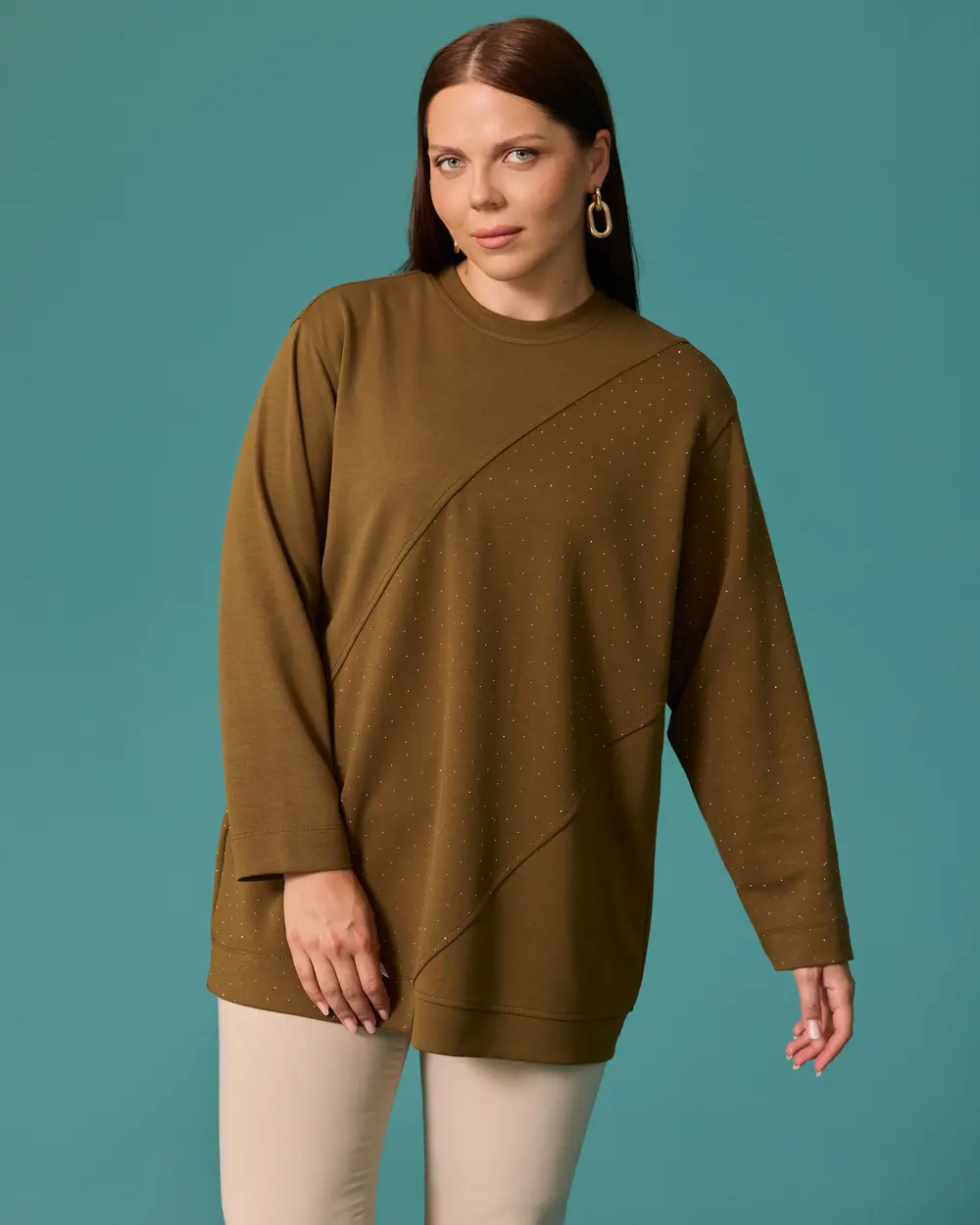 Büyük Beden Taş Detaylı Asimetrik Kesim Sweatshirt