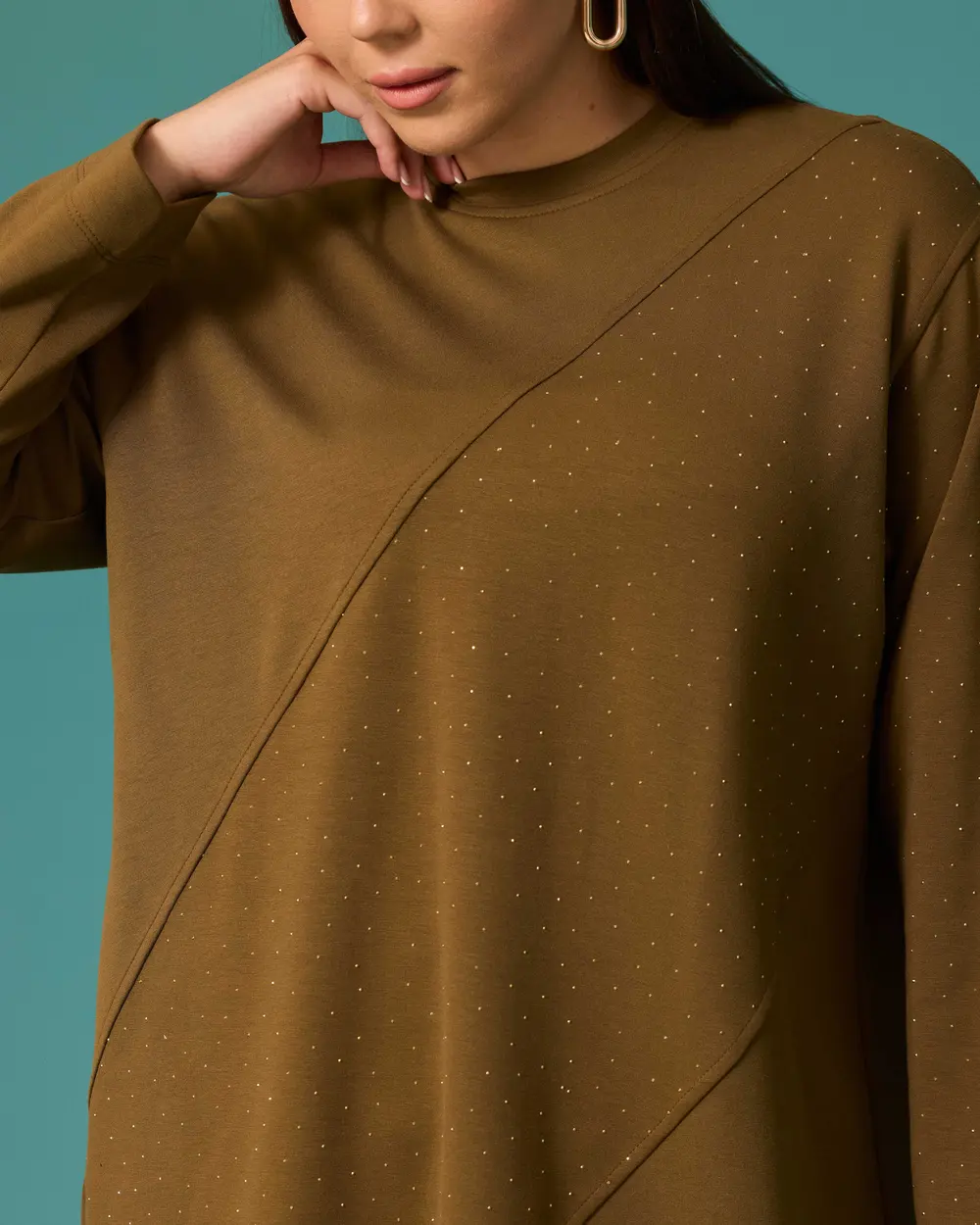 Büyük Beden Taş Detaylı Asimetrik Kesim Sweatshirt