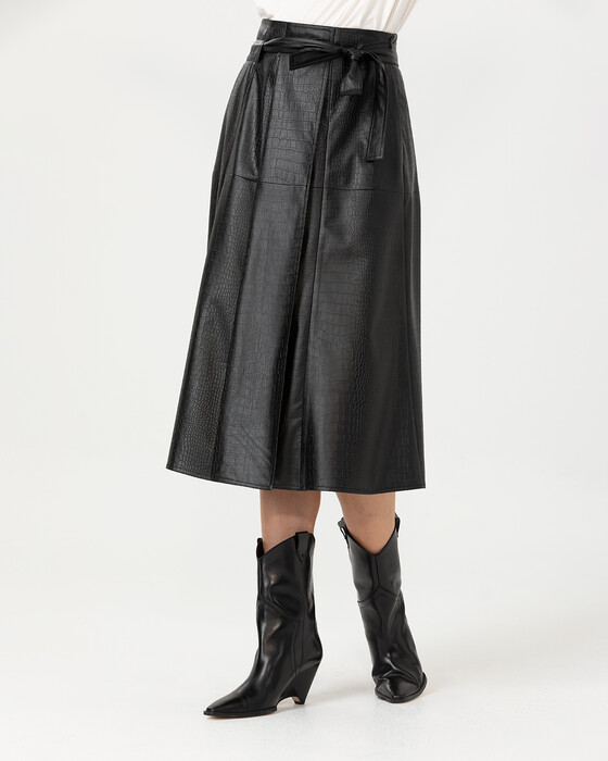 Deri Görünümlü Etek