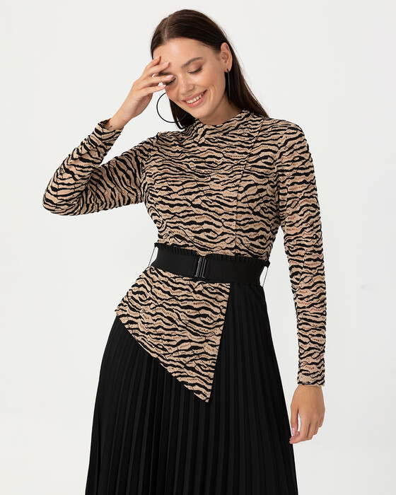 ZEBRA PATTERNED DRESS WITH PLEATED SKIRT