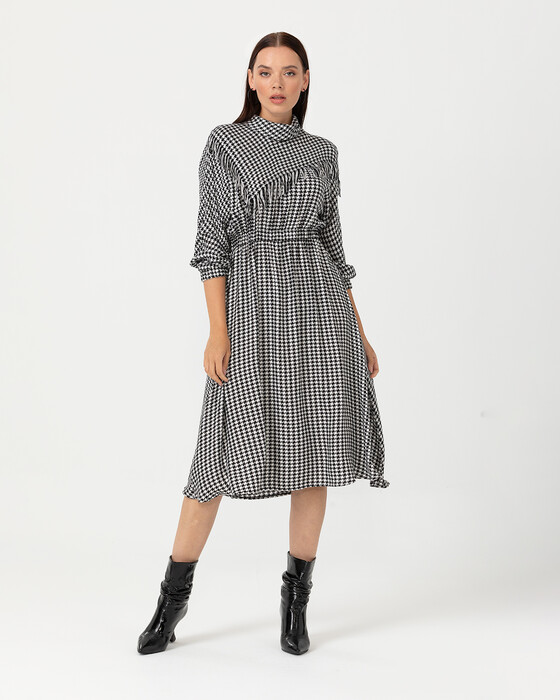 Kazayağı Desenli Elbise