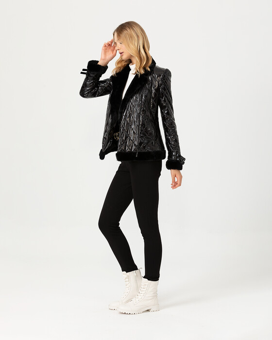 Parlak Deri Görünümlü Ceket