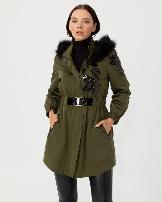 Pul Işlemeli Kemerli Kaban