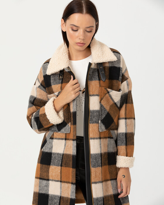 SQUARE PATTERNED SOFT FEATHER COAT