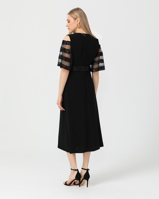 Kolları Tüllü Kemerli Elbise