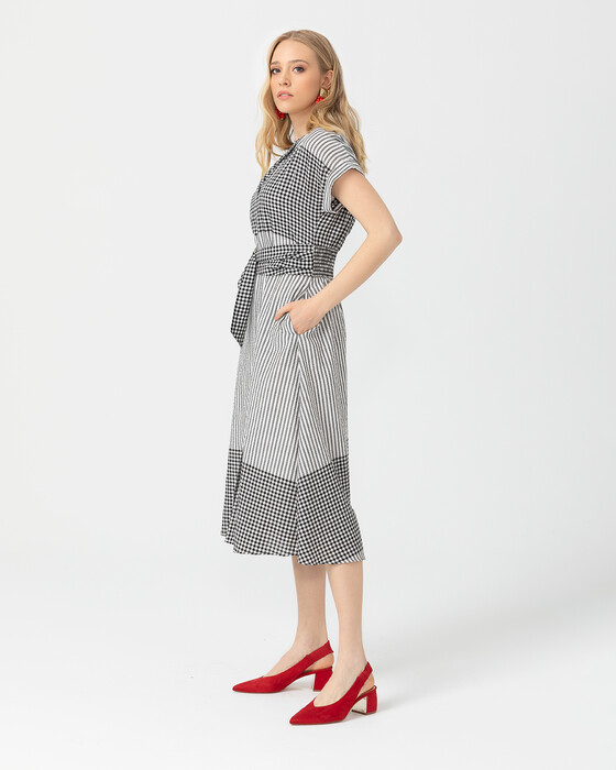 Kısa Kollu Kemerli Elbise