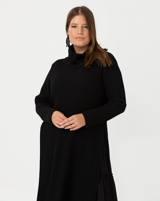 PLUS SIZE KNITWEAR DRESS WITH SKIRT DETAIL