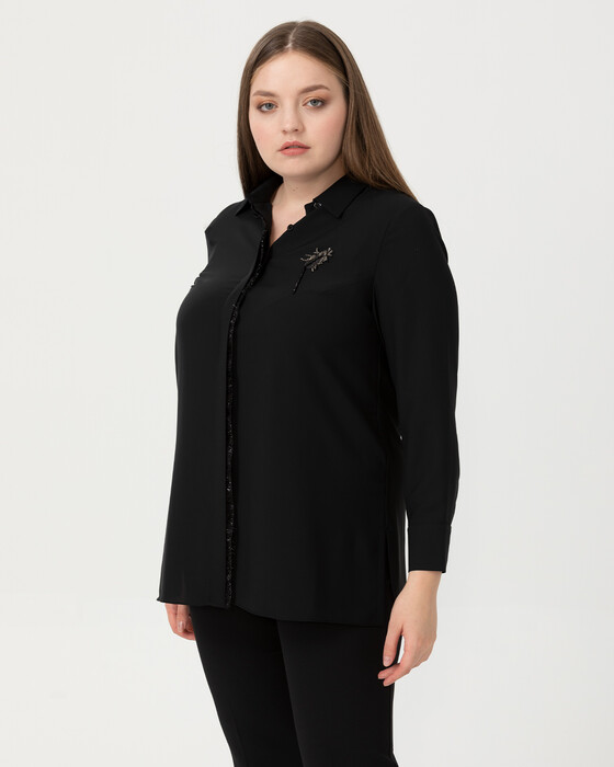 PLUS SIZE SHIRT WITH ACCESSORIES DETAIL