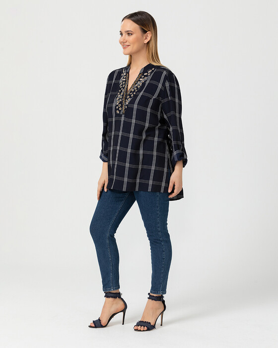 PLUS SIZE BLOUSE WITH SQUARE PATTERN
