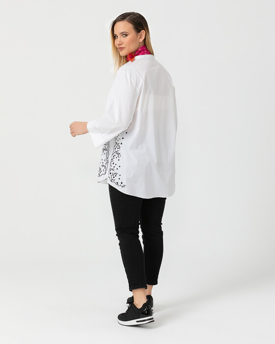 PLUS SIZE SHIRT WITH EMBROIDERY