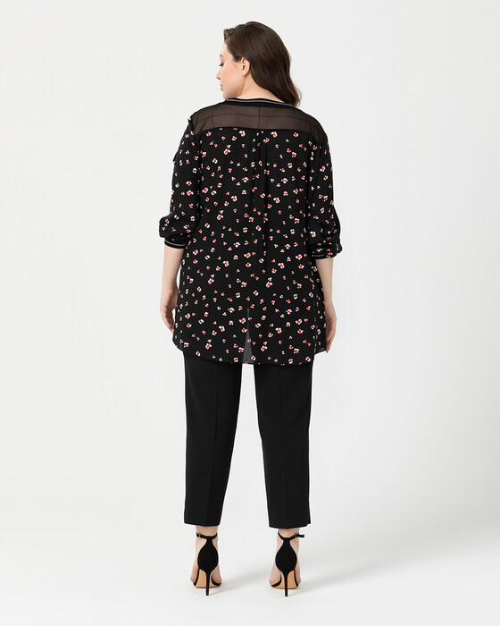 PLUS SIZE ROUND COLLAR BLOUSE WITH PATTERN DETAIL