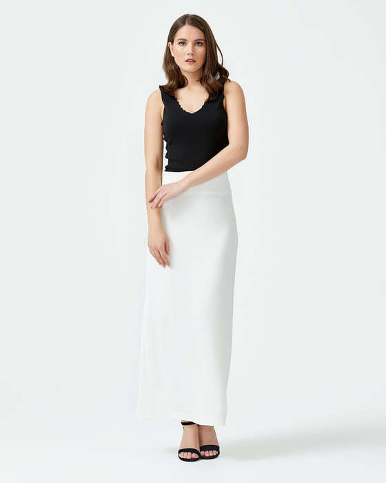 Uzun Boy Dar Kesim Etek