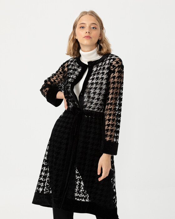 TRANSPARENT CAPE WITH CROWBAR PATTERN