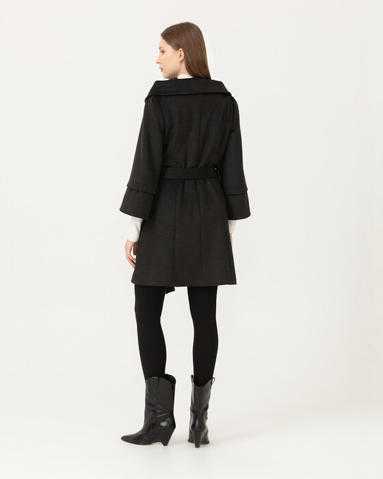 Geniş Kollu Kemerli Kaban