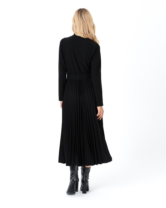 Eteği Pliseli Dik Yakalı Elbise
