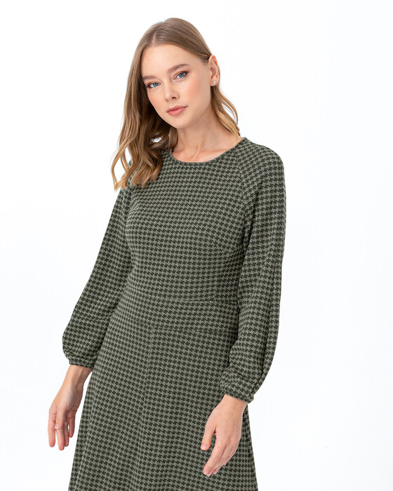 Kazayağı Desenli Kloş Elbise