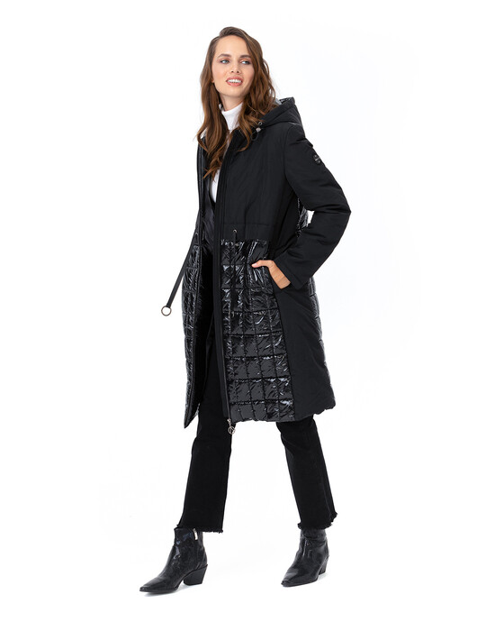 Parlak Kapitone Detaylı Kaban