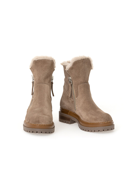 FURRY INSIDE ZIPPER DETAILED BOOTS