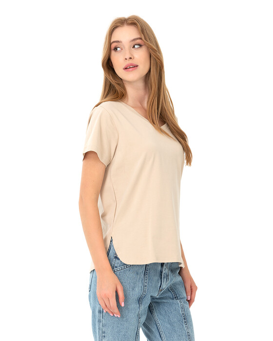 V-NECK BASIC T-SHIRT