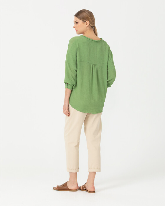 FRILLY COLLAR BLOUSE