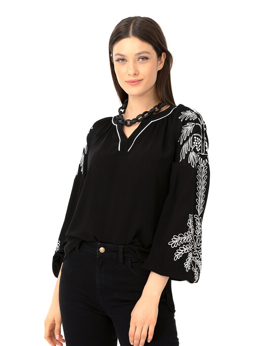 EMBROIDERED SLEEVES BLOUSE