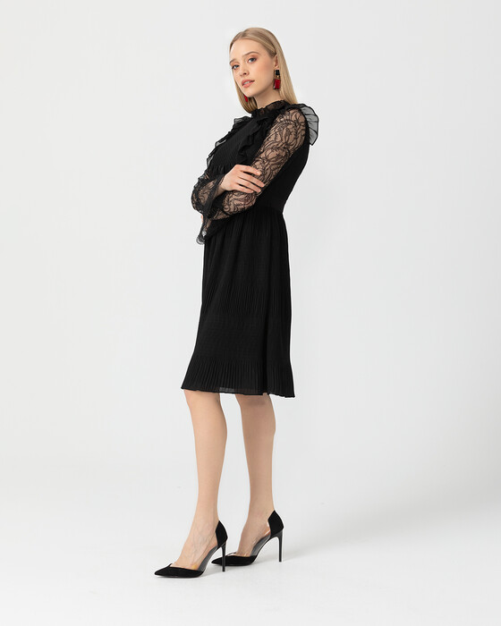 DRESS WITH TULLE SLEEVE