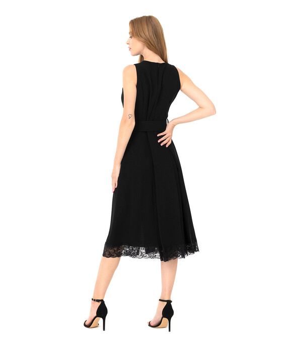 Etek Ucu Dantelli Kemerli Elbise