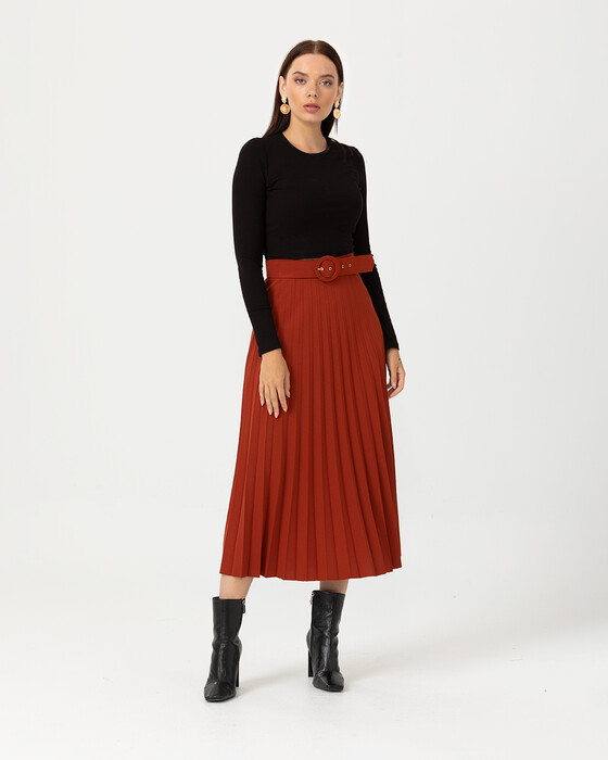 PLEATED SKIRT WITH BELT DETAIL